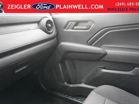 Used 2024 Chevrolet Colorado W/T image 29