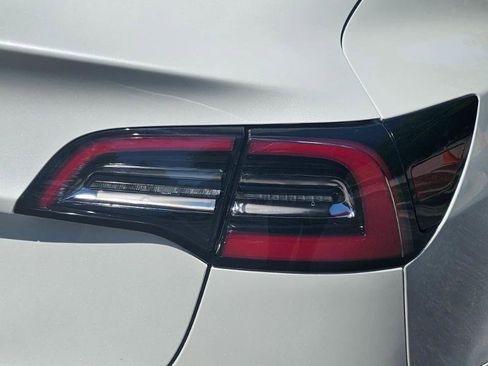 Used 2023 Tesla Model 3 Standard Range image 26