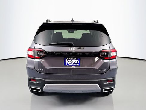 New 2025 Honda Pilot Touring image 6