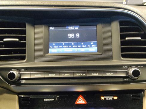 Used 2020 Hyundai Elantra SE w/ Cargo Package (C1) FWD image 25