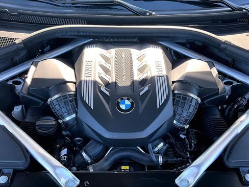 Used 2022 BMW X7 M50i AWD/4WD image 34