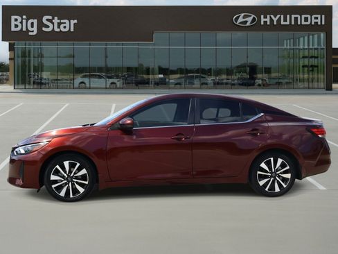 Used 2024 Nissan Sentra SV w/ SV Premium Package FWD image 2