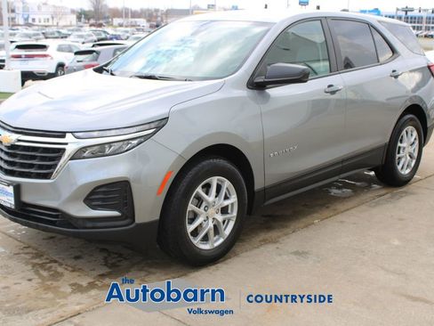 Used 2024 Chevrolet Equinox LS w/ LS Convenience Package FWD image 3