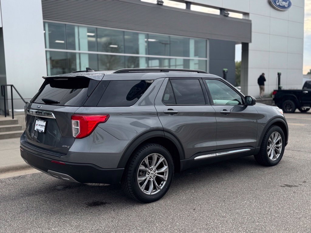 Used 2023 Ford Explorer XLT w/ Equipment Group 202A AWD/4WD image 41