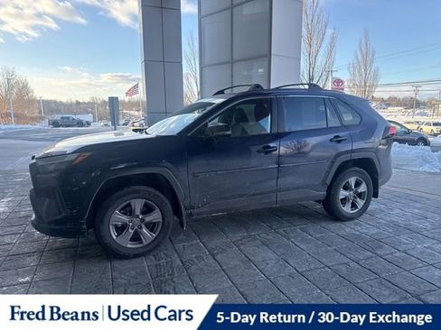 Used 2022 Toyota RAV4 XLE w/ XLE Grade Weather Package image 13