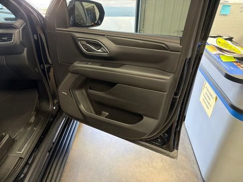 Used 2024 GMC Yukon AT4 w/ Technology Package AWD/4WD image 25