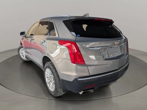 Used 2018 Cadillac XT5 AWD image 3
