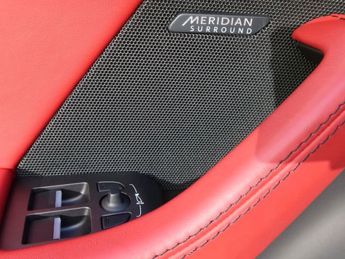 Used 2020 Jaguar F-TYPE R image 23