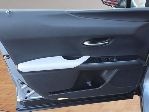 Used 2025 Lexus UX 300h AWD image 9