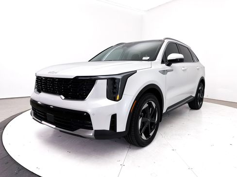 Certified 2025 Kia Sorento EX w/ EX Panoramic Sunroof Package FWD image 16