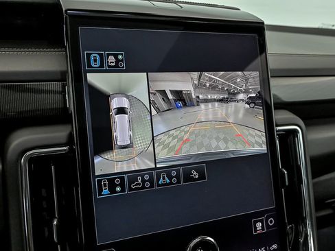 New 2026 GMC Yukon Elevation w/ Elevation Premium Package AWD/4WD image 17