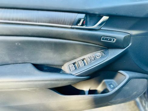 Used 2022 Honda Accord Touring image 8