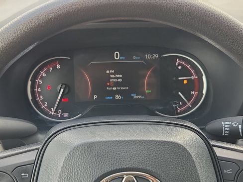 Used 2025 Toyota RAV4 XLE FWD image 23