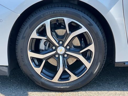 Used 2017 Chevrolet Volt Premier w/ Driver Confidence II Package FWD image 32