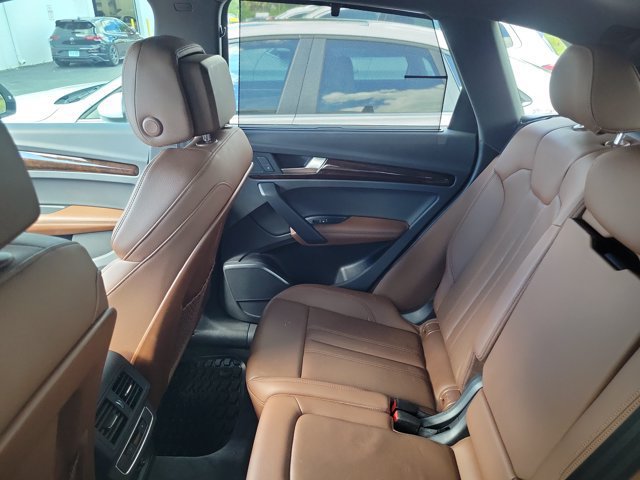 Used 2020 Audi Q5 2.0T Premium Plus w/ Premium Plus Package AWD/4WD image 5