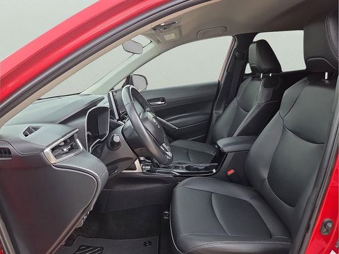 Used 2022 Toyota Corolla Cross XLE image 12