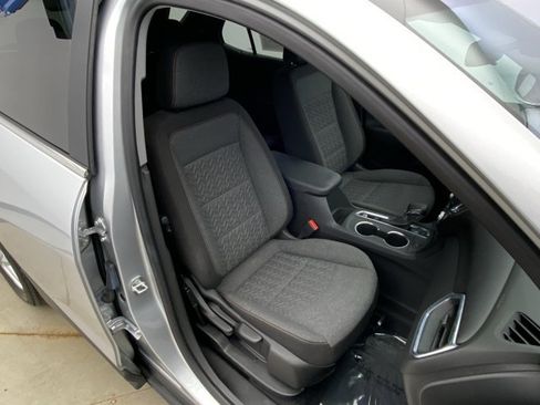 Used 2022 Chevrolet Equinox LT AWD/4WD image 16