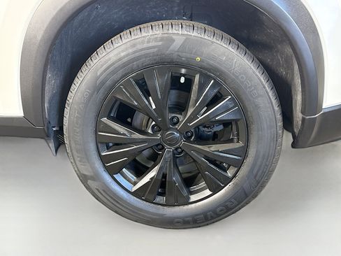 Used 2023 Nissan Rogue SV image 37