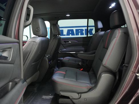 Used 2024 Chevrolet Traverse RS w/ LPO, Floor Liner Package image 10