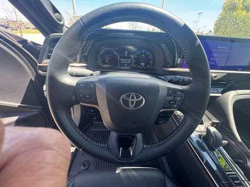 Used 2025 Toyota Crown Signia AWD/4WD image 23