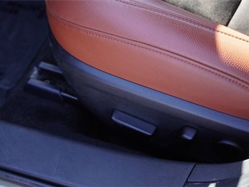 Used 2024 MAZDA MAZDA3 s image 22