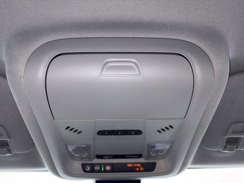 Used 2024 GMC Terrain SLT FWD image 25