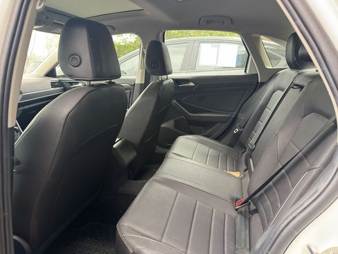 Used 2023 Volkswagen Jetta SE FWD image 11