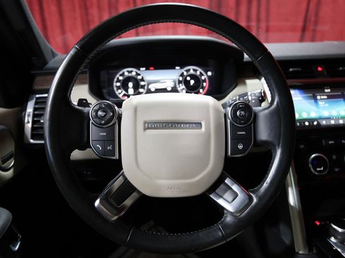 Used 2018 Land Rover Discovery HSE image 18