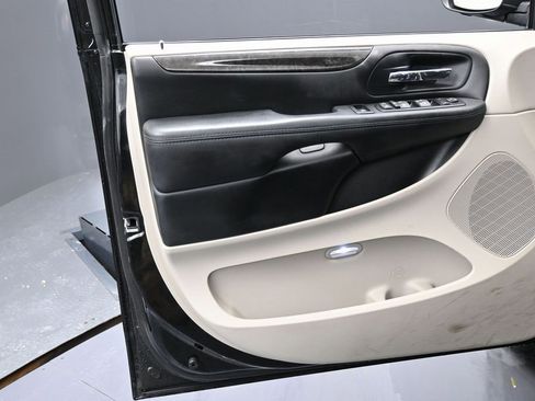 Used 2016 Dodge Grand Caravan SE w/ Quick Order Package 29E SE image 28