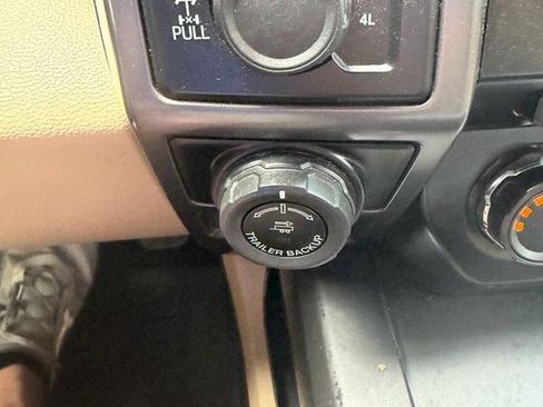 Used 2017 Ford F150 XLT w/ Equipment Group 302A Luxury AWD/4WD image 18