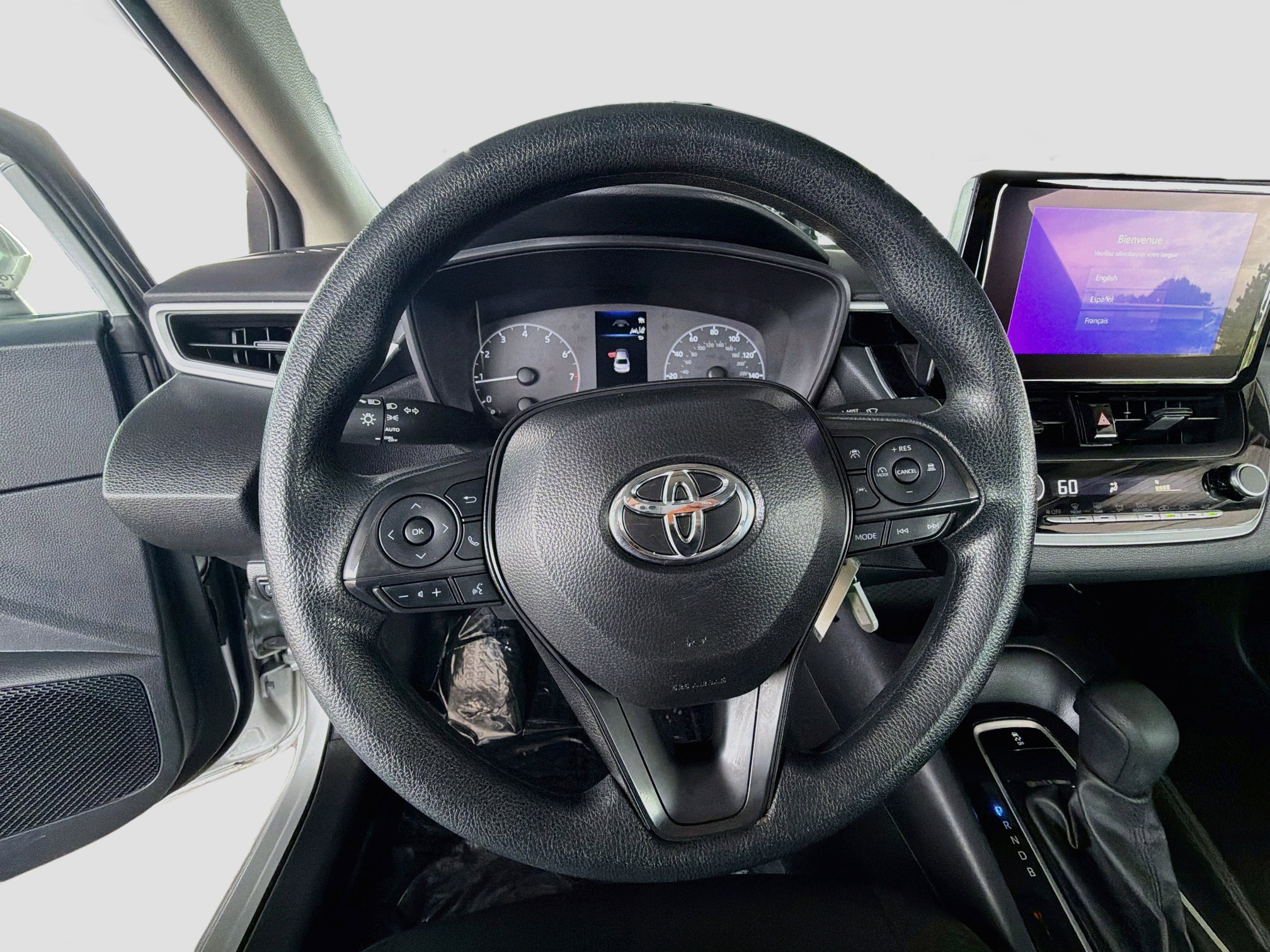 Used 2025 Toyota Corolla LE FWD image 17