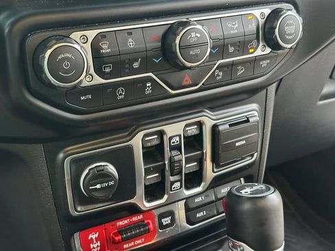Used 2019 Jeep Wrangler Unlimited Rubicon AWD/4WD image 37