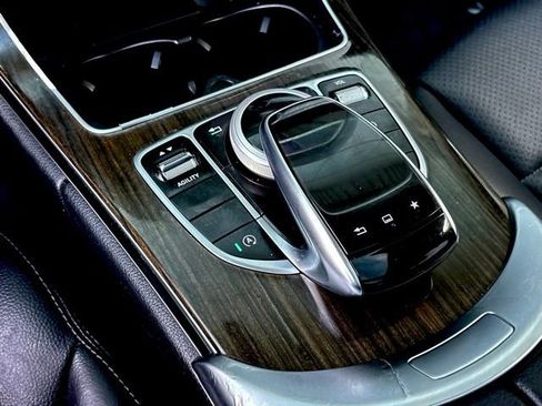 Used 2015 Mercedes-Benz C 300 Sedan image 28