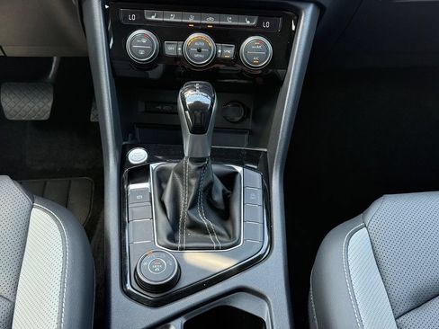 Certified 2022 Volkswagen Taos SEL AWD/4WD image 14