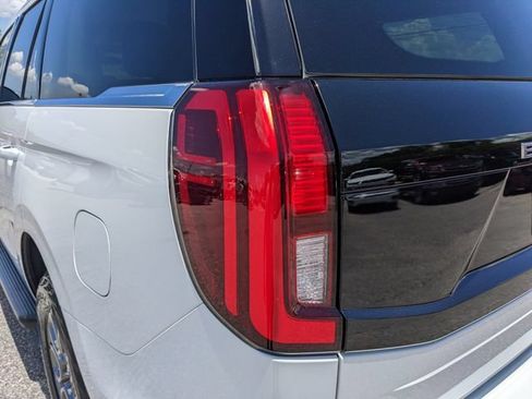 Used 2025 Ford Expedition XL AWD/4WD image 11