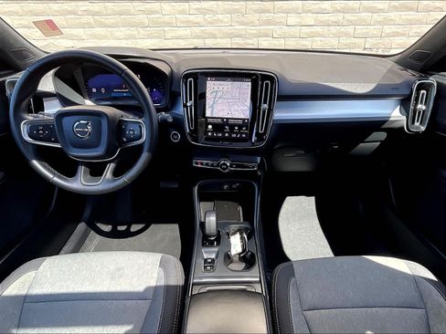 Used 2025 Volvo XC40 B5 Core AWD/4WD image 15