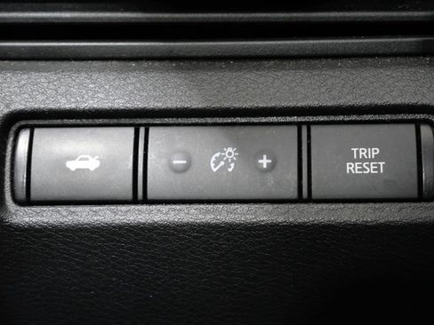 Used 2024 Nissan Altima 2.5 SV FWD image 13