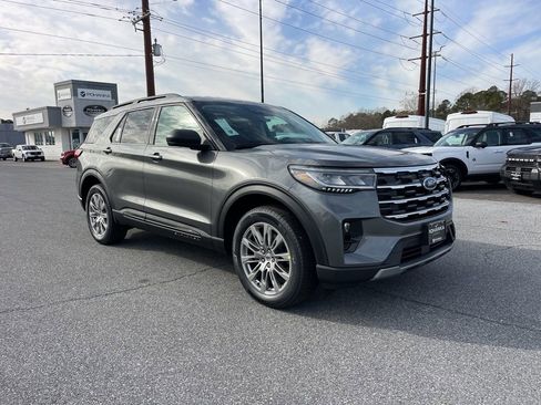 New 2026 Ford Explorer Active w/ Active Comfort Package image 4