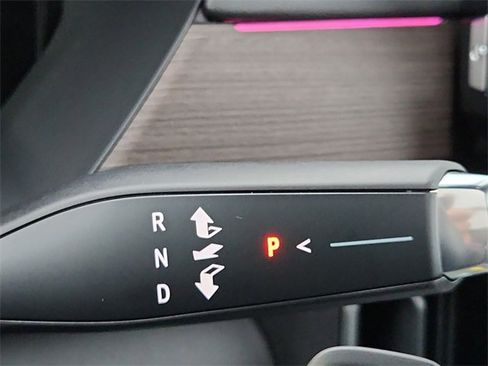 Certified 2024 GMC Acadia Denali image 16