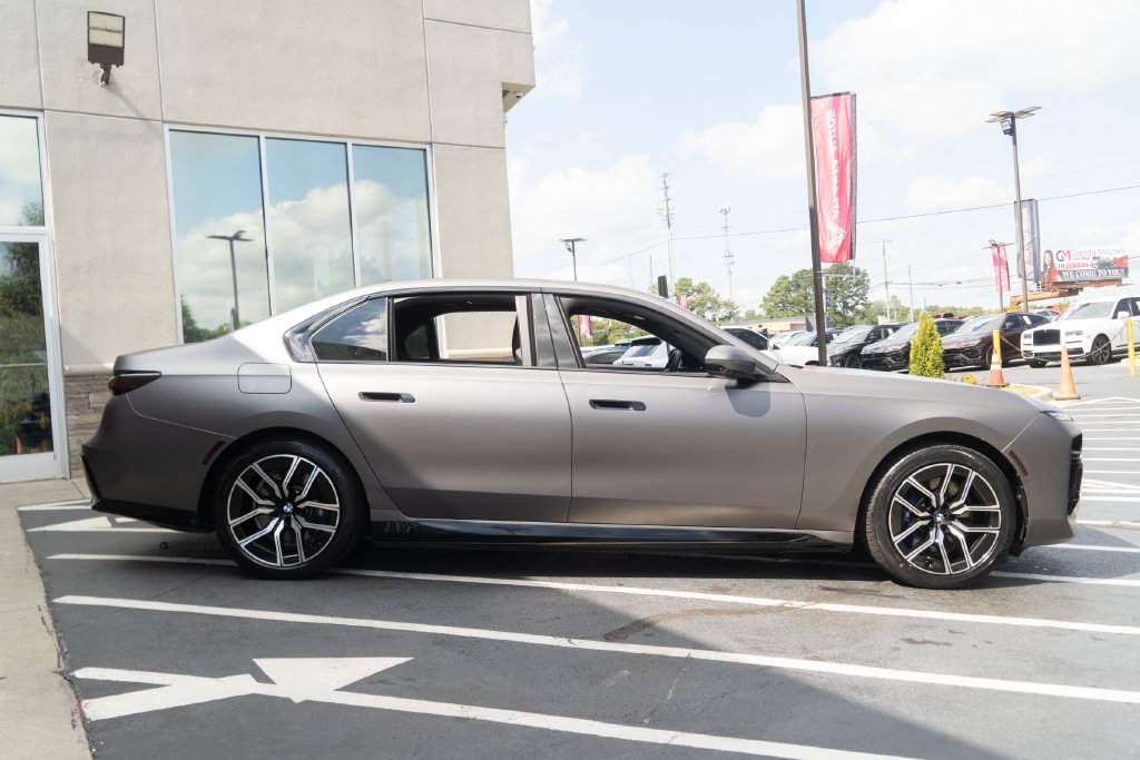 Used 2024 BMW i7 xDrive60 AWD/4WD image 10