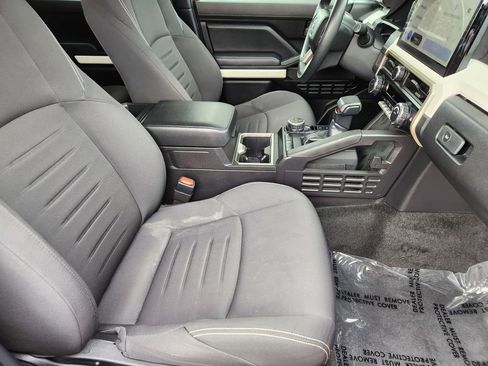 Used 2024 Toyota Tacoma TRD Off-Road image 5