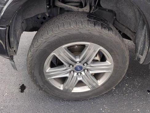 Used 2018 Ford F150 XLT w/ Equipment Group 302A Luxury AWD/4WD image 4