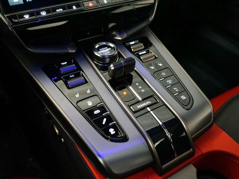 Used 2025 Aston Martin Vanquish image 18