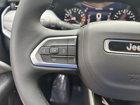 Used 2025 Jeep Compass Limited AWD/4WD image 21