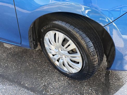 Used 2012 Toyota Yaris LE image 28