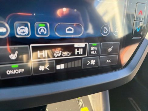 Used 2025 Subaru Forester Sport image 42