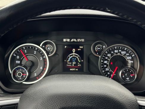 Used 2023 RAM 2500 Big Horn w/ Level 1 Equipment Group image 10