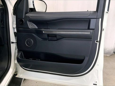 Used 2022 Ford Expedition XLT RWD image 26