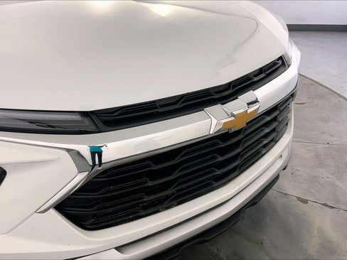 Used 2025 Chevrolet TrailBlazer LT AWD/4WD image 28
