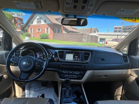 Used 2016 Kia Sedona SX FWD image 12